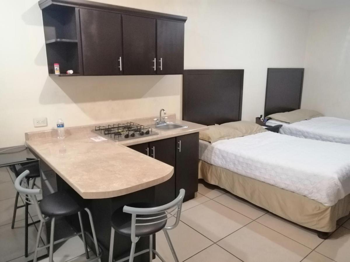Hgen Rooms & Suites Los Mochis Exteriör bild