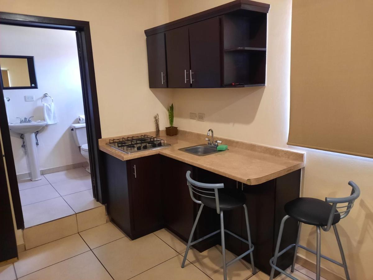 Hgen Rooms & Suites Los Mochis Exteriör bild
