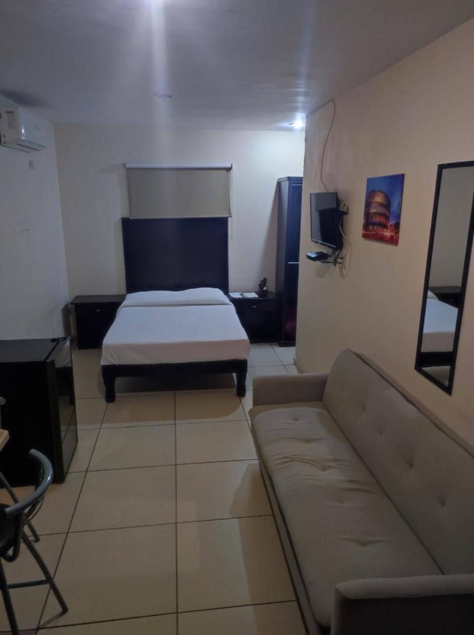 Hgen Rooms & Suites Los Mochis Exteriör bild