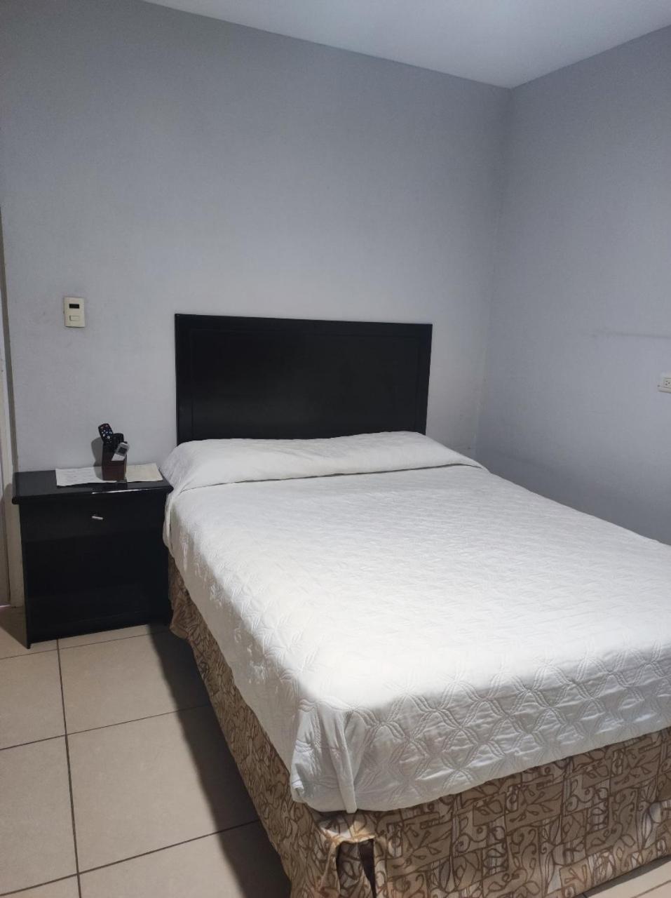 Hgen Rooms & Suites Los Mochis Exteriör bild