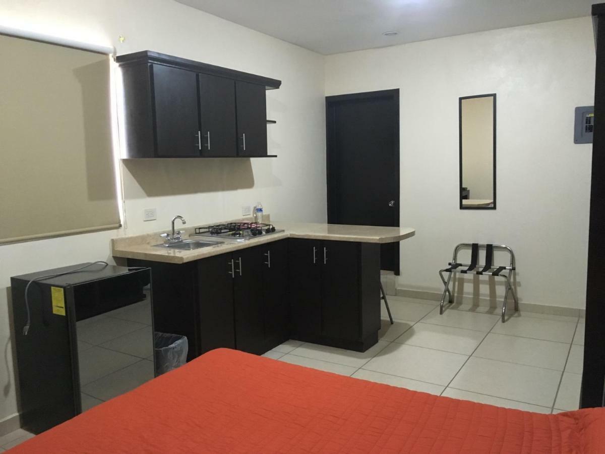 Hgen Rooms & Suites Los Mochis Exteriör bild