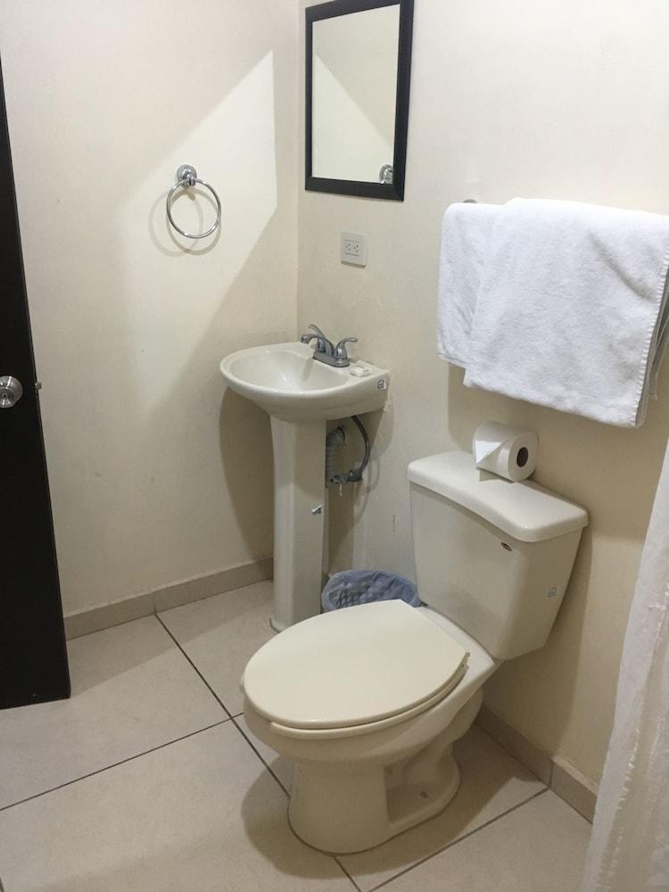 Hgen Rooms & Suites Los Mochis Exteriör bild